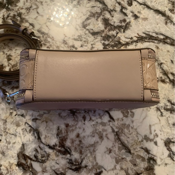 Calvin Klein Camera Crossbody, EUC - Picture 4 of 14